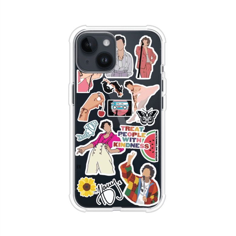 Funda para iPhone con diseño de stickers inspirados en Harry Styles. Incluye frases como "Treat People With Kindness", dibujos de outfits icónicos, girasoles, y elementos retro sobre base transparente. Ideal para fans. Producto de Remark Mx