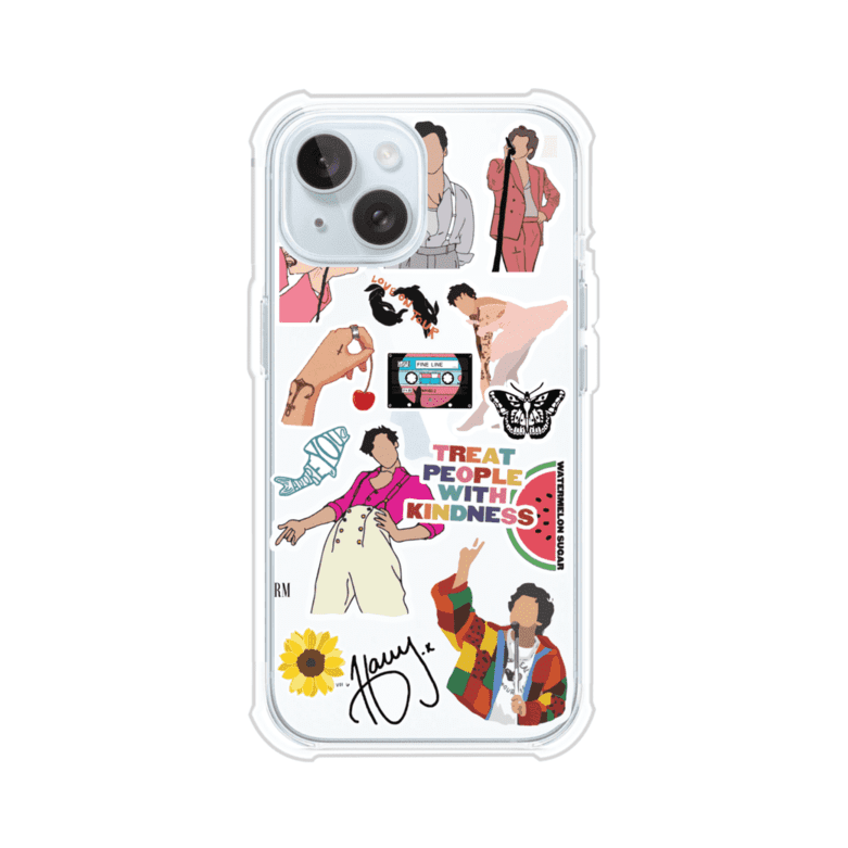 Funda para iPhone con diseño de stickers inspirados en Harry Styles. Incluye frases como "Treat People With Kindness", dibujos de outfits icónicos, girasoles, y elementos retro sobre base transparente. Ideal para fans. Producto de Remark Mx
