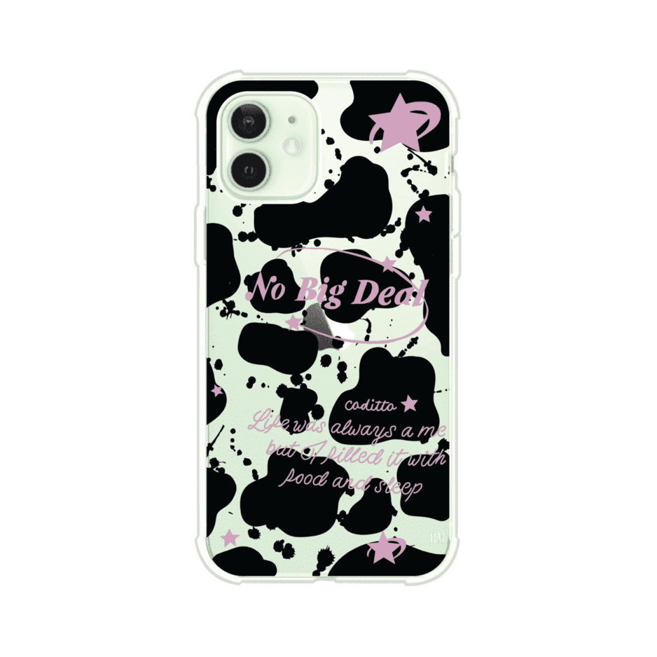 Funda estilo vaca en blanco, negro y rosa con frase No Big Deal para iPhone. Diseño divertido y aesthetic. Producto de Remark Mx