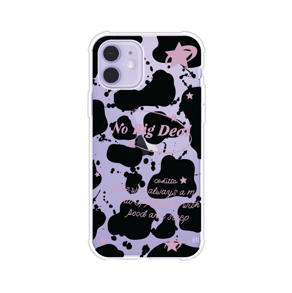 Funda estilo vaca en blanco, negro y rosa con frase No Big Deal para iPhone. Diseño divertido y aesthetic. Producto de Remark Mx