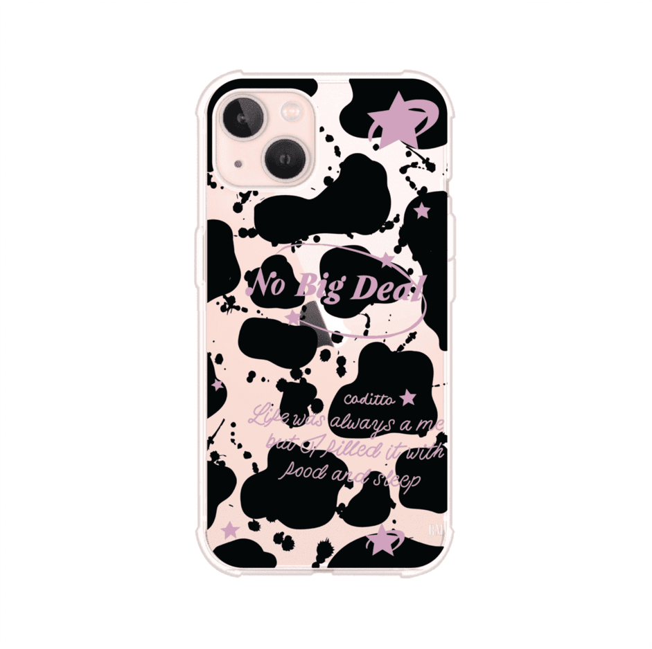 Funda estilo vaca en blanco, negro y rosa con frase No Big Deal para iPhone. Diseño divertido y aesthetic. Producto de Remark Mx