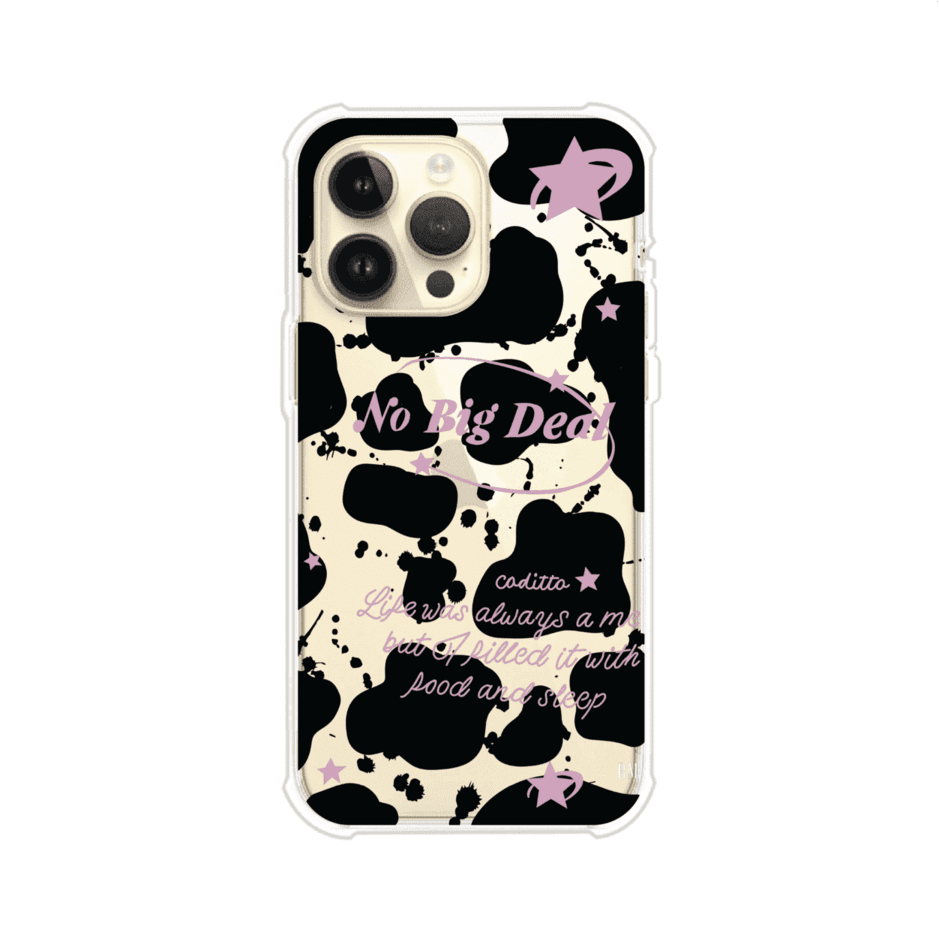 Funda estilo vaca en blanco, negro y rosa con frase No Big Deal para iPhone. Diseño divertido y aesthetic. Producto de Remark Mx