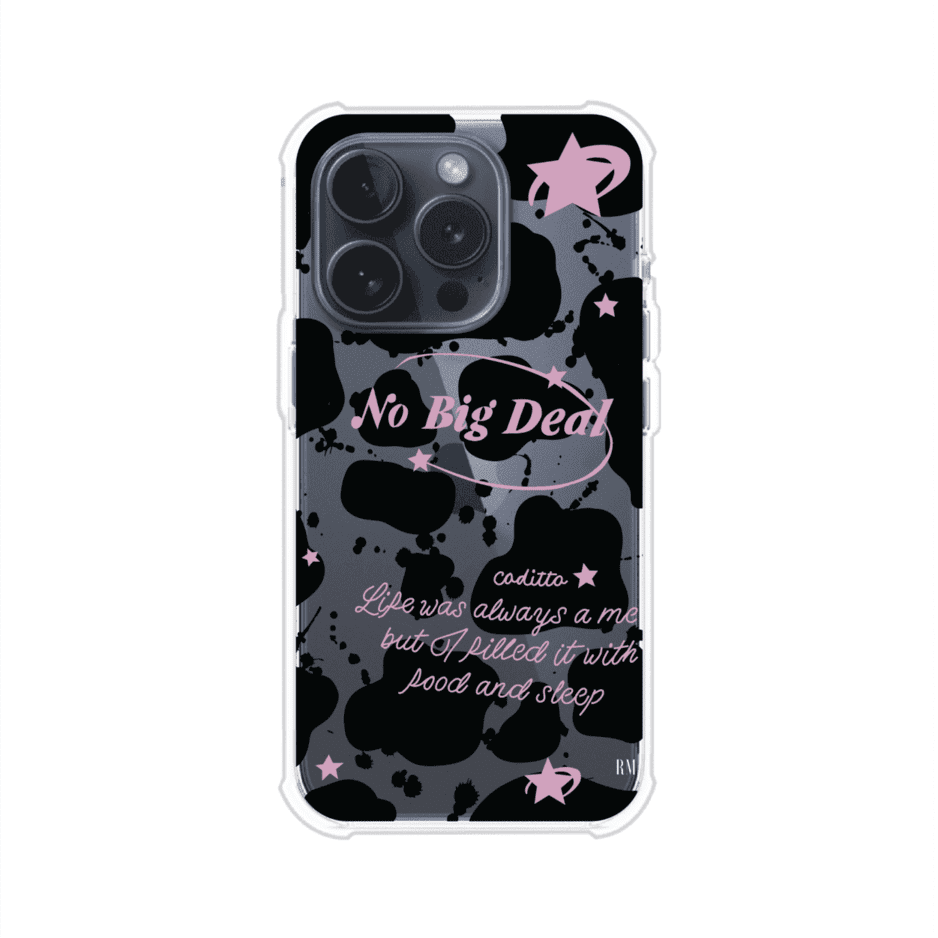 Funda estilo vaca en blanco, negro y rosa con frase No Big Deal para iPhone. Diseño divertido y aesthetic. Producto de Remark Mx