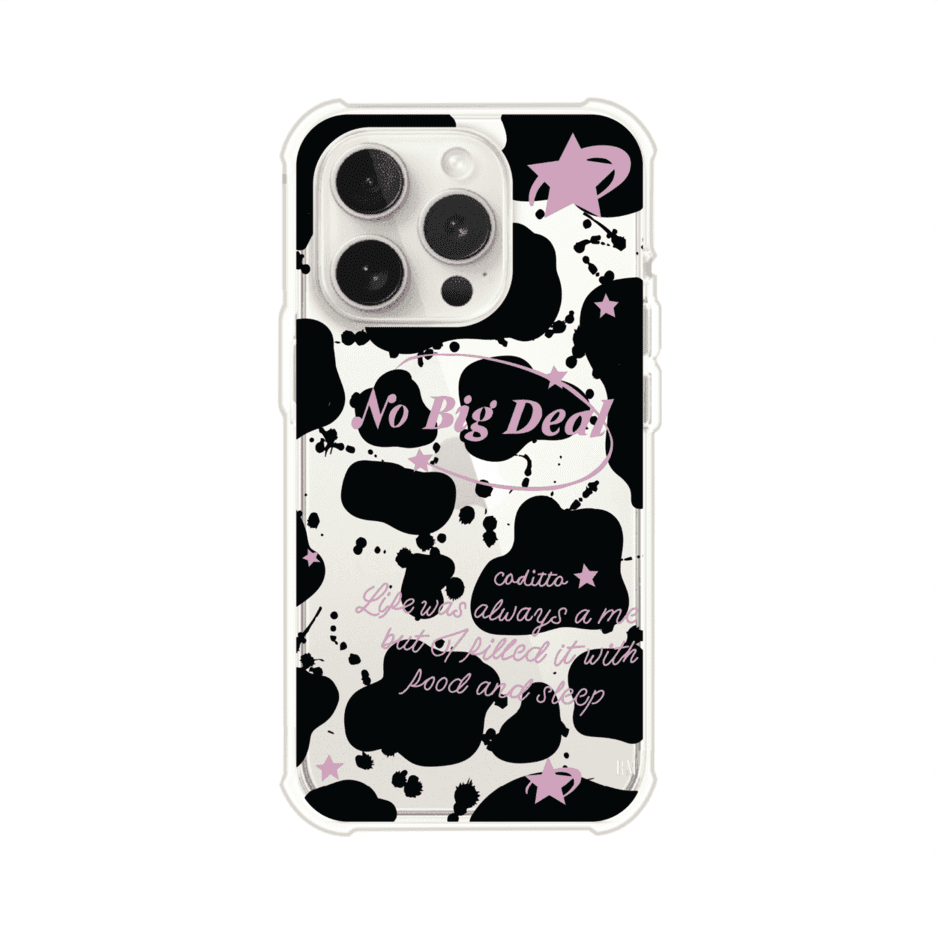 Funda estilo vaca en blanco, negro y rosa con frase No Big Deal para iPhone. Diseño divertido y aesthetic. Producto de Remark Mx