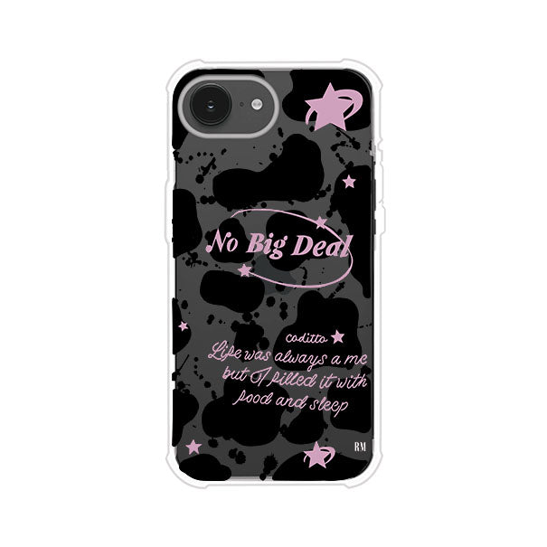 Funda estilo vaca en blanco, negro y rosa con frase No Big Deal para iPhone. Diseño divertido y aesthetic. Producto de Remark Mx