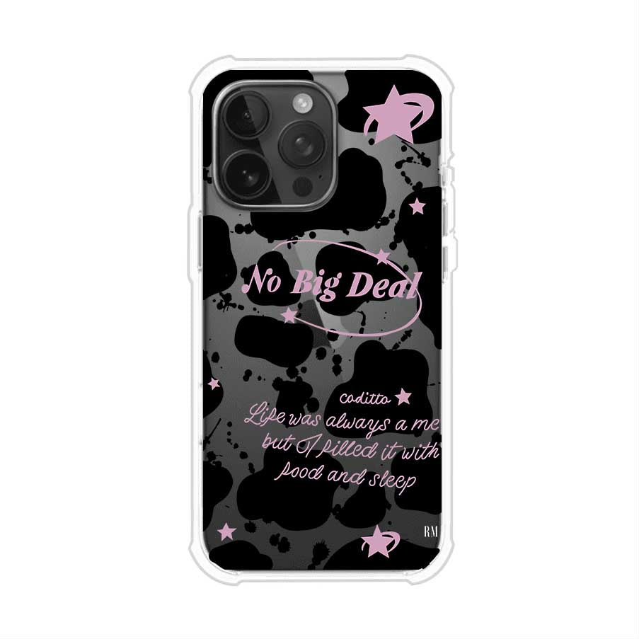 Funda estilo vaca en blanco, negro y rosa con frase No Big Deal para iPhone. Diseño divertido y aesthetic. Producto de Remark Mx