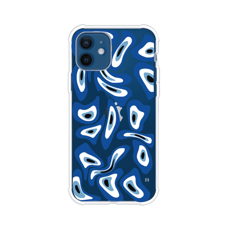 Funda para iPhone con diseño de ojos turcos en tonos azul y blanco, símbolo de protección.
iPhone case featuring Turkish evil eye pattern in blue and white, symbol of protection