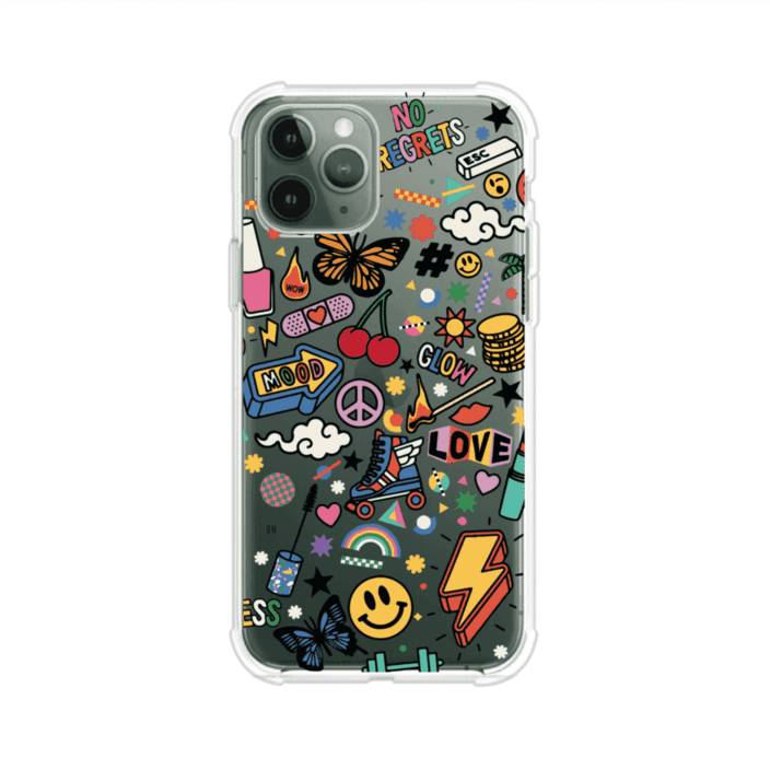 Funda personalizada para iPhone con diseño de stickers coloridos estilo pop art, con mensajes como 'Love', 'Glow', 'Mood' y 'No Regrets', ideal para vibes positivas; producto de Remark MX