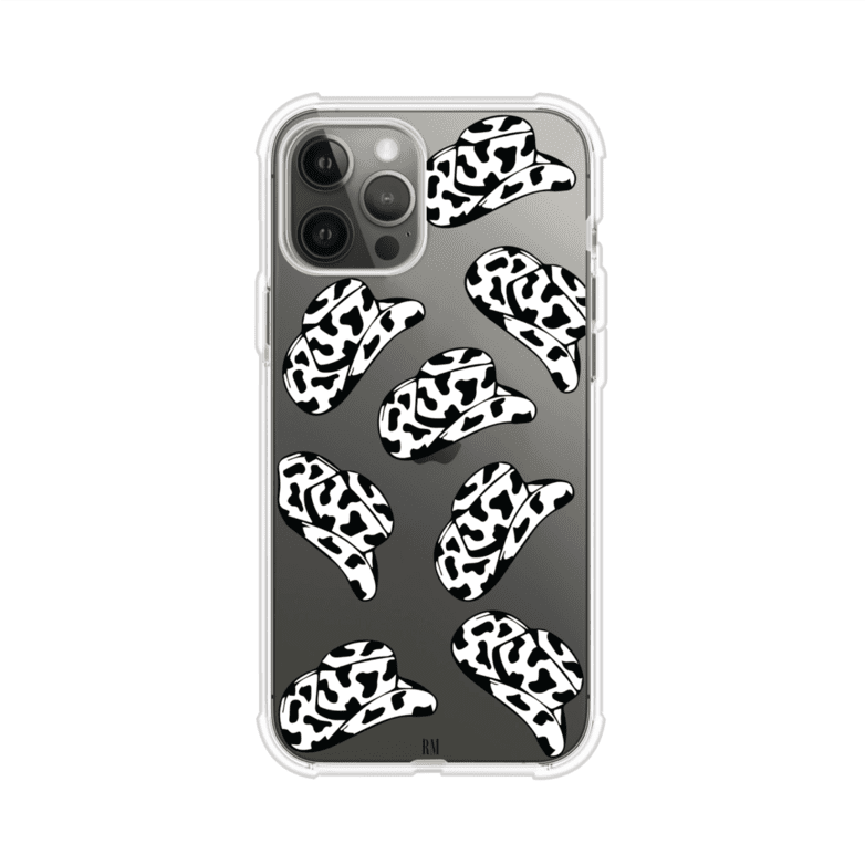 Funda para iPhone con diseño de múltiples sombreros vaqueros en estampado blanco y negro tipo vaca. Estilo western minimalista con vibe country. Producto de Remark Mx.