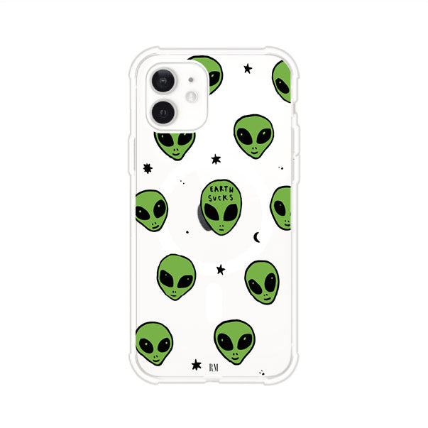 Funda para iPhone con diseño de alienígenas verdes y frase "Earth Sucks", fondo negro con detalles espaciales. Estilo divertido y rebelde. Producto de Remark MX