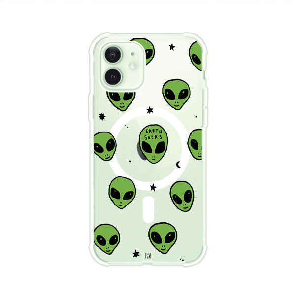 Funda para iPhone con diseño de alienígenas verdes y frase "Earth Sucks", fondo negro con detalles espaciales. Estilo divertido y rebelde. Producto de Remark MX