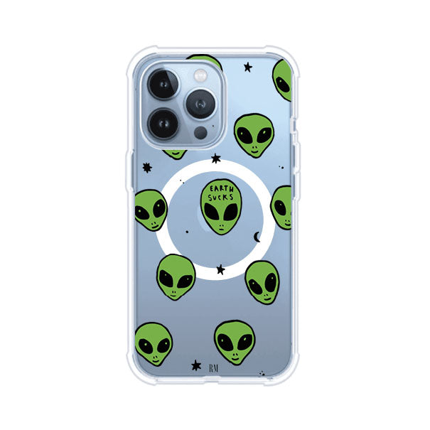 Funda para iPhone con diseño de alienígenas verdes y frase "Earth Sucks", fondo negro con detalles espaciales. Estilo divertido y rebelde. Producto de Remark MX