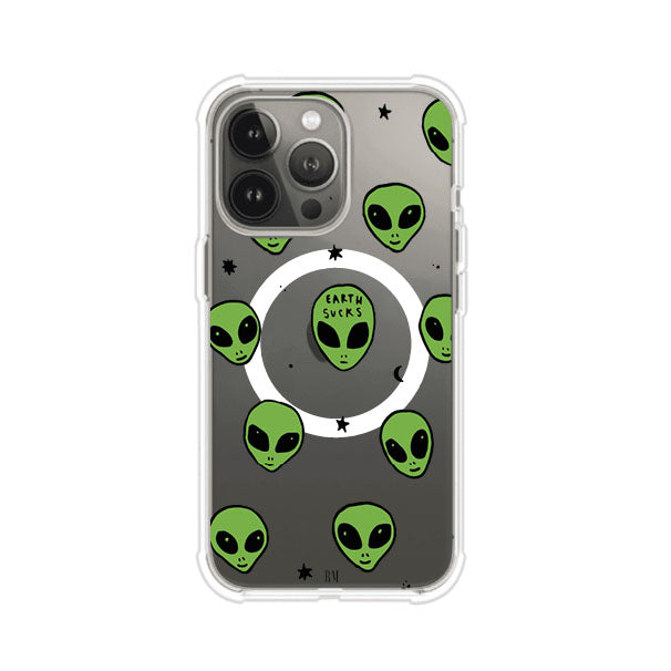 Funda para iPhone con diseño de alienígenas verdes y frase "Earth Sucks", fondo negro con detalles espaciales. Estilo divertido y rebelde. Producto de Remark MX