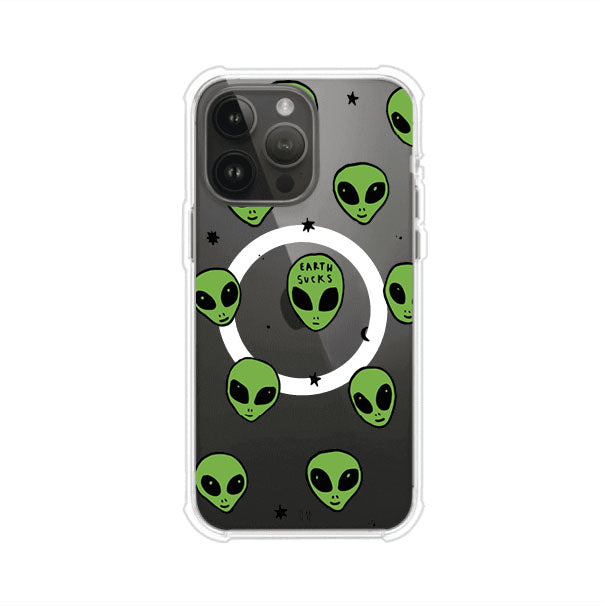 Funda para iPhone con diseño de alienígenas verdes y frase "Earth Sucks", fondo negro con detalles espaciales. Estilo divertido y rebelde. Producto de Remark MX