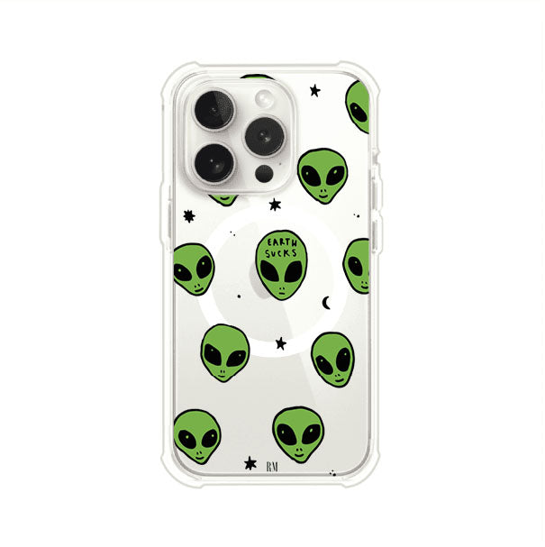 Funda para iPhone con diseño de alienígenas verdes y frase "Earth Sucks", fondo negro con detalles espaciales. Estilo divertido y rebelde. Producto de Remark MX