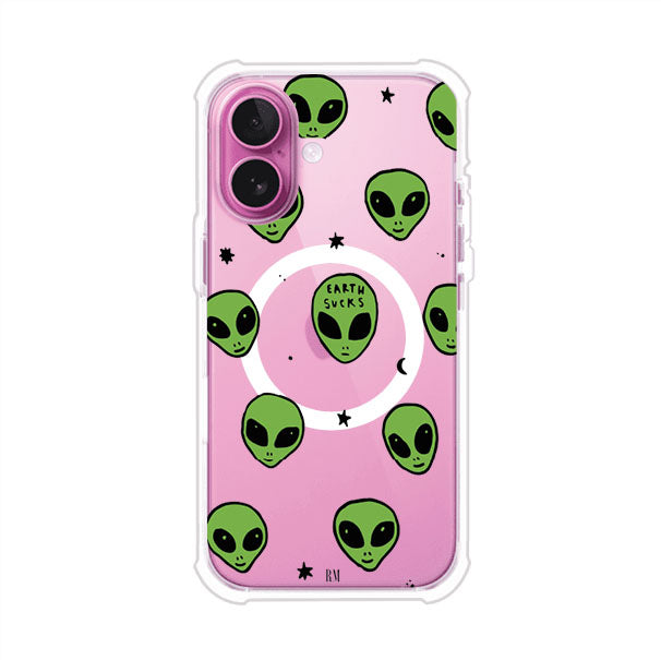 Funda para iPhone con diseño de alienígenas verdes y frase "Earth Sucks", fondo negro con detalles espaciales. Estilo divertido y rebelde. Producto de Remark MX