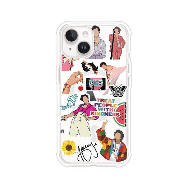 Funda para iPhone con diseño de stickers inspirados en Harry Styles. Incluye frases como "Treat People With Kindness", dibujos de outfits icónicos, girasoles, y elementos retro sobre base transparente. Ideal para fans. Producto de Remark Mx