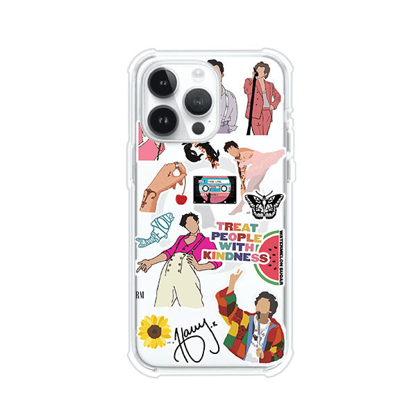 Funda para iPhone con diseño de stickers inspirados en Harry Styles. Incluye frases como "Treat People With Kindness", dibujos de outfits icónicos, girasoles, y elementos retro sobre base transparente. Ideal para fans. Producto de Remark Mx