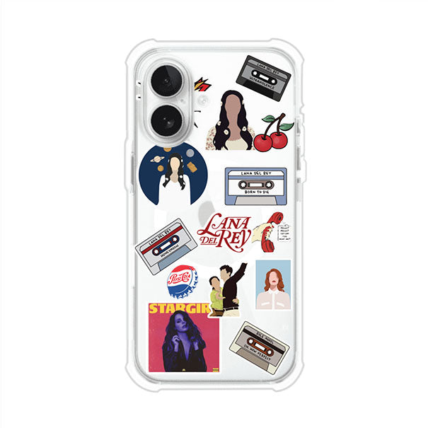 Funda para iPhone con diseño collage de Lana Del Rey en fondo rojo. Incluye stickers de cassettes, cerezas, retratos y frases icónicas. Estilo retro y nostálgico para fans de Lana.