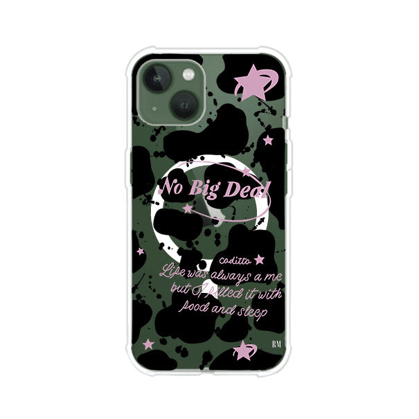 Funda estilo vaca en blanco, negro y rosa con frase No Big Deal para iPhone. Diseño divertido y aesthetic. Producto de Remark Mx