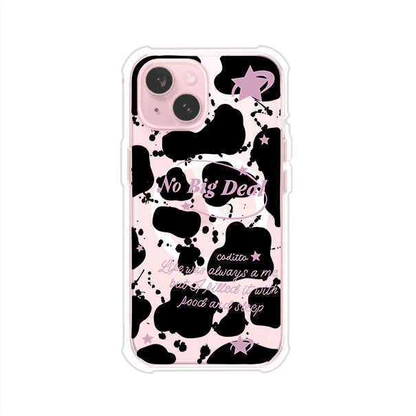 Funda estilo vaca en blanco, negro y rosa con frase No Big Deal para iPhone. Diseño divertido y aesthetic. Producto de Remark Mx