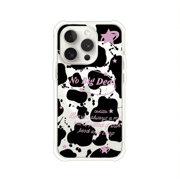 Funda estilo vaca en blanco, negro y rosa con frase No Big Deal para iPhone. Diseño divertido y aesthetic. Producto de Remark Mx