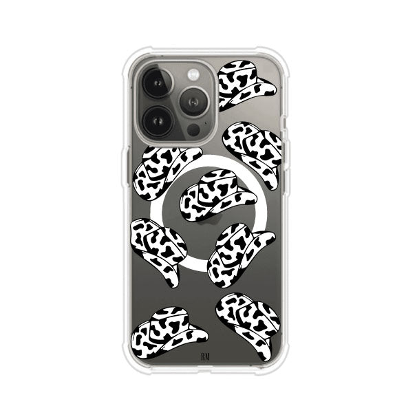 Funda para iPhone con diseño de múltiples sombreros vaqueros en estampado blanco y negro tipo vaca. Estilo western minimalista con vibe country. Producto de Remark Mx.