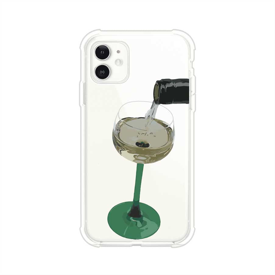 Funda personalizada para iPhone con ilustración de un dirty martini siendo servido en una copa. Diseño elegante y moderno para amantes de los cócteles. Producto de Remark MX