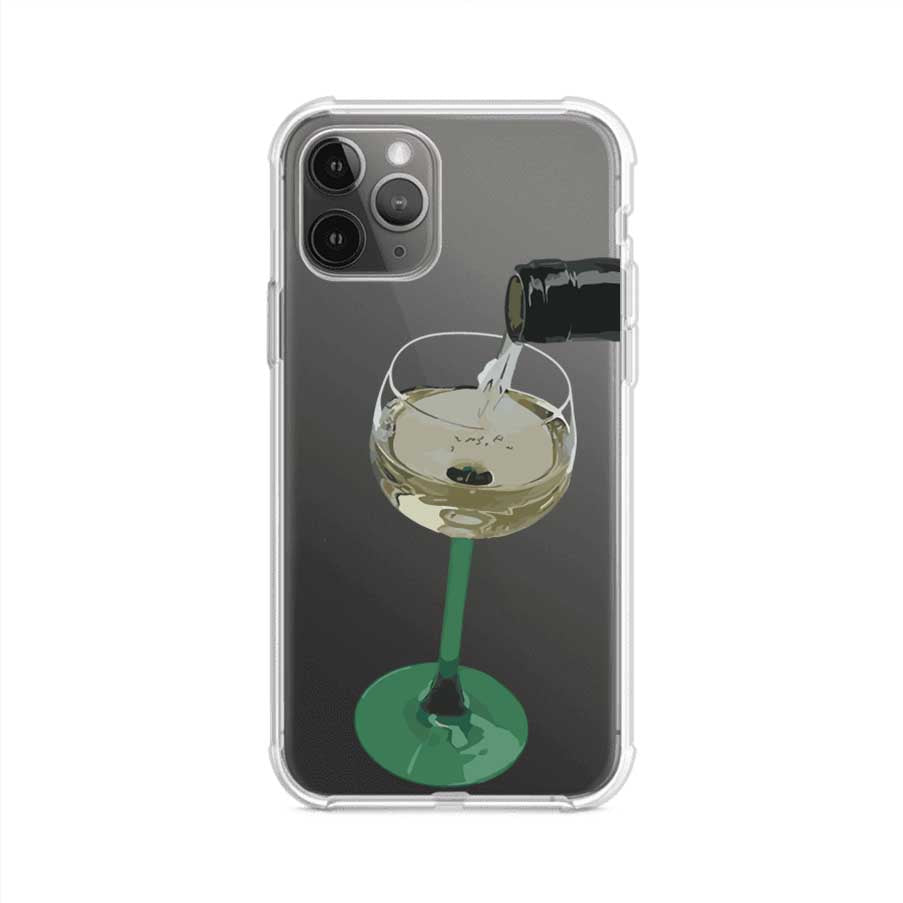 Funda personalizada para iPhone con ilustración de un dirty martini siendo servido en una copa. Diseño elegante y moderno para amantes de los cócteles. Producto de Remark MX