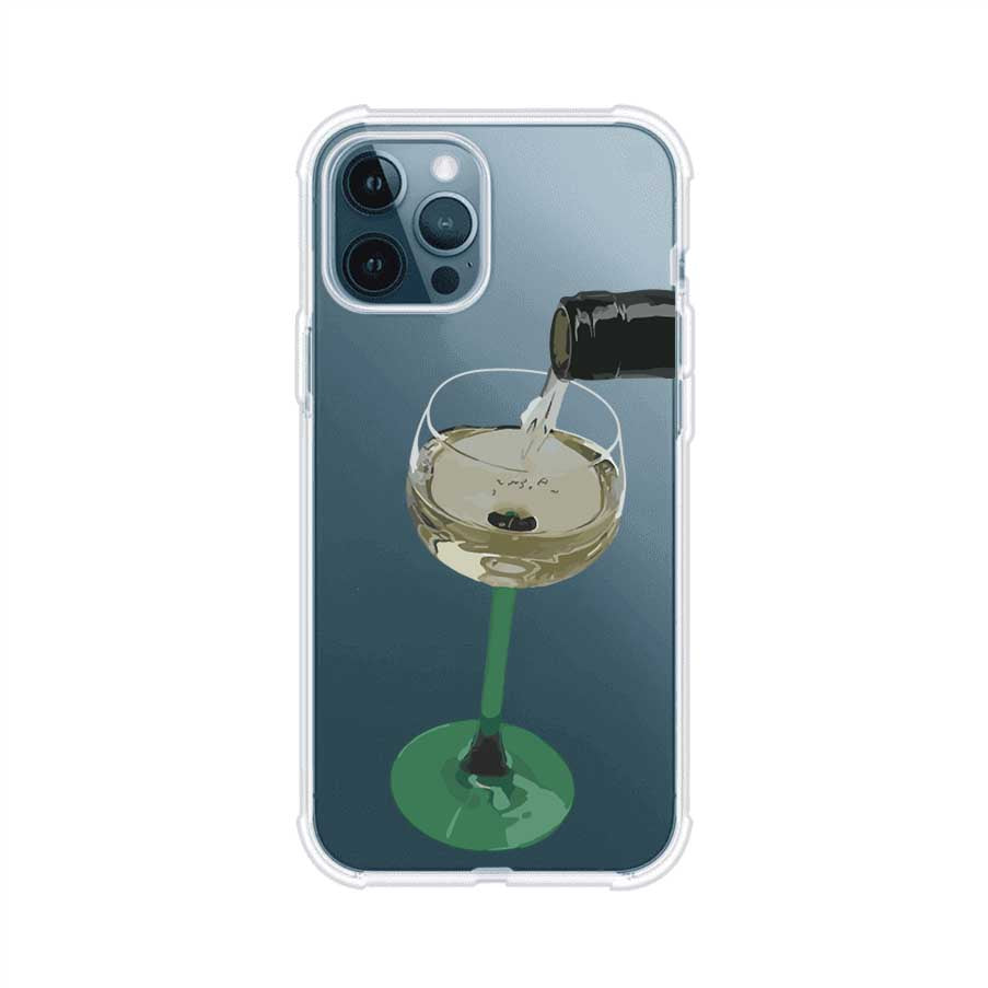 Funda personalizada para iPhone con ilustración de un dirty martini siendo servido en una copa. Diseño elegante y moderno para amantes de los cócteles. Producto de Remark MX