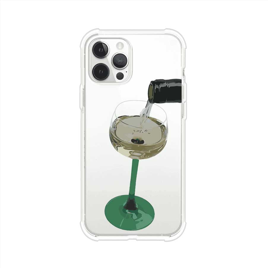 Funda personalizada para iPhone con ilustración de un dirty martini siendo servido en una copa. Diseño elegante y moderno para amantes de los cócteles. Producto de Remark MX