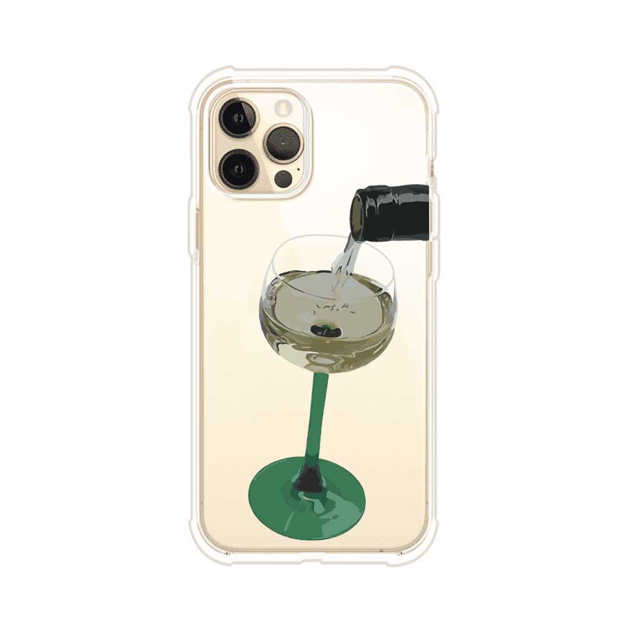 Funda personalizada para iPhone con ilustración de un dirty martini siendo servido en una copa. Diseño elegante y moderno para amantes de los cócteles. Producto de Remark MX