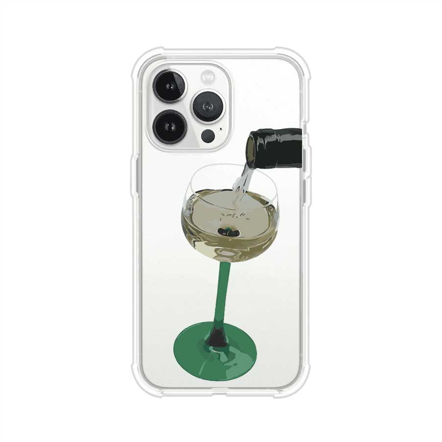Funda personalizada para iPhone con ilustración de un dirty martini siendo servido en una copa. Diseño elegante y moderno para amantes de los cócteles. Producto de Remark MX