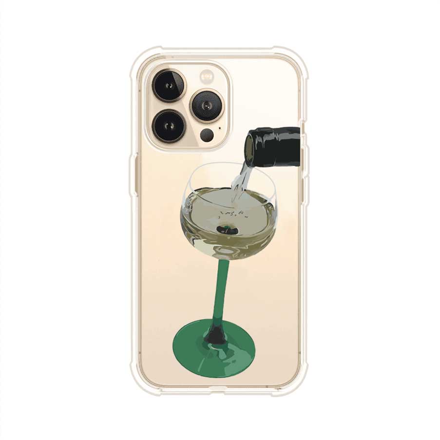 Funda personalizada para iPhone con ilustración de un dirty martini siendo servido en una copa. Diseño elegante y moderno para amantes de los cócteles. Producto de Remark MX