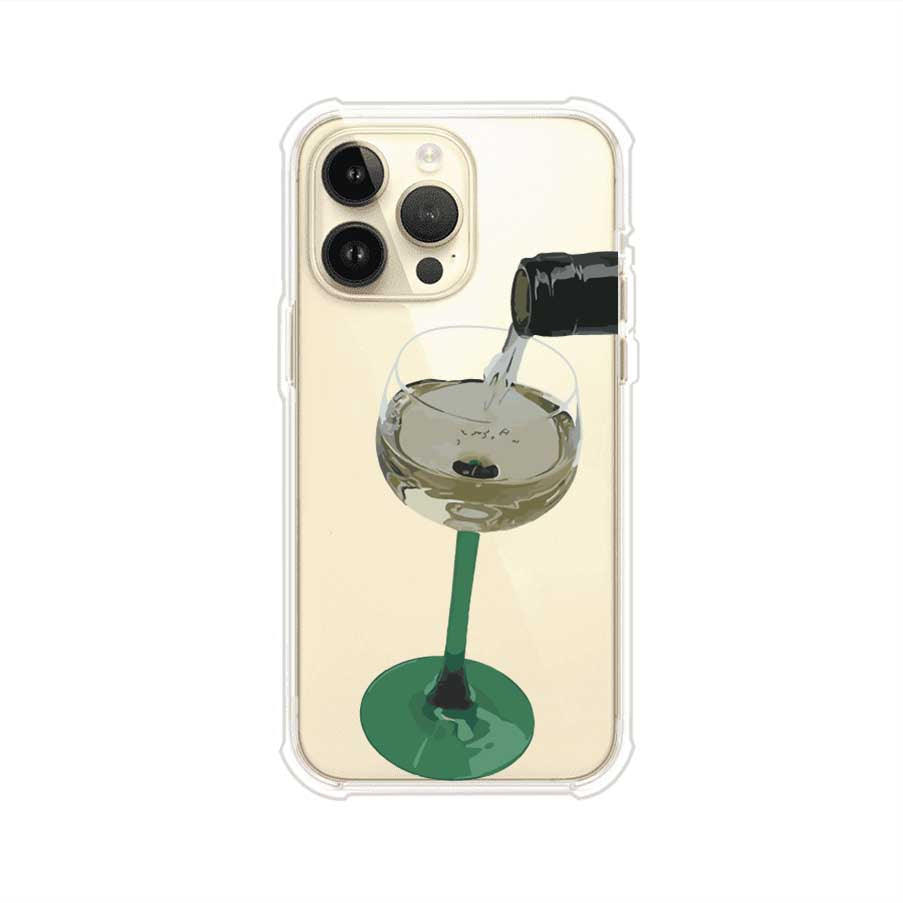 Funda personalizada para iPhone con ilustración de un dirty martini siendo servido en una copa. Diseño elegante y moderno para amantes de los cócteles. Producto de Remark MX