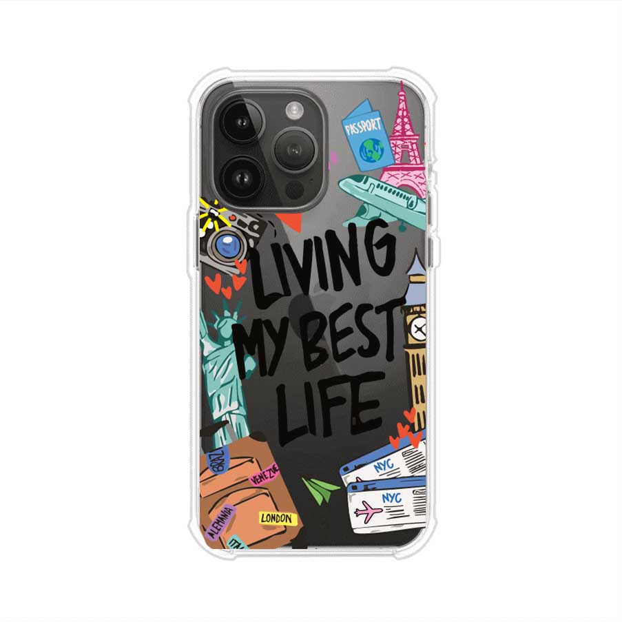 Funda personalizada para iPhone con frase 'Living My Best Life' y diseño de elementos viajeros como maletas, torre Eiffel, Big Ben y boletos de avión; producto de Remark MX