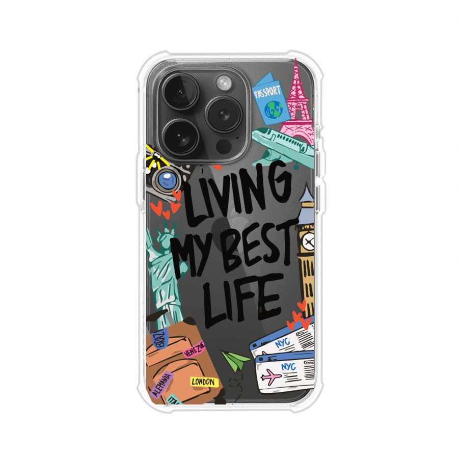 Funda personalizada para iPhone con frase 'Living My Best Life' y diseño de elementos viajeros como maletas, torre Eiffel, Big Ben y boletos de avión; producto de Remark MX
