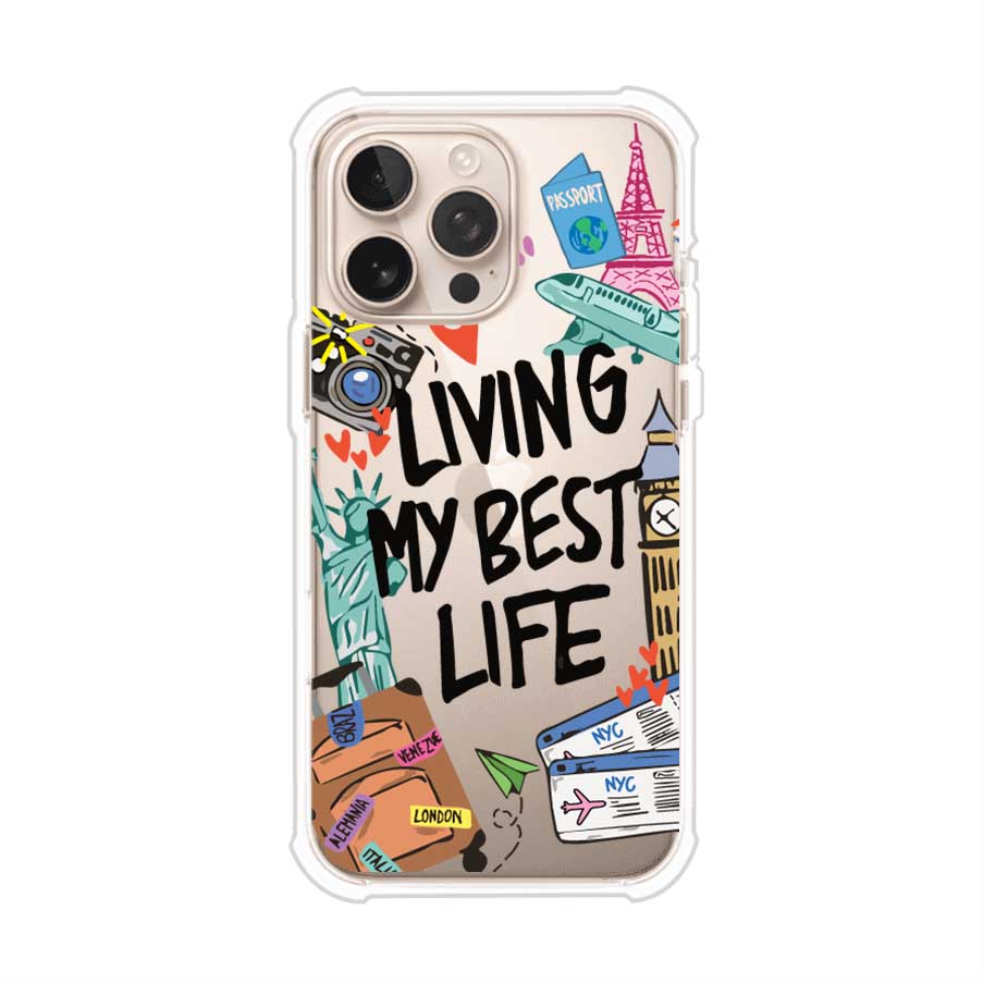 Funda personalizada para iPhone con frase 'Living My Best Life' y diseño de elementos viajeros como maletas, torre Eiffel, Big Ben y boletos de avión; producto de Remark MX