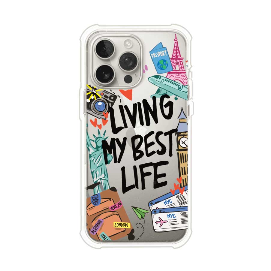 Funda personalizada para iPhone con frase 'Living My Best Life' y diseño de elementos viajeros como maletas, torre Eiffel, Big Ben y boletos de avión; producto de Remark MX