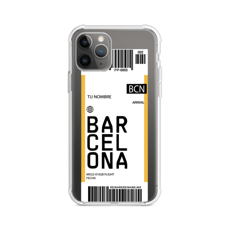 Funda personalizada estilo pase de abordar con diseño de Barcelona y código BCN, personalizable con nombre y datos de vuelo; producto de Remark MX para iPhone
