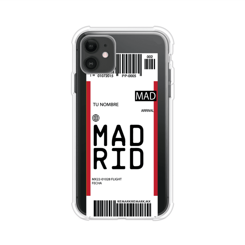 Funda personalizada estilo pase de abordar con diseño de Madrid y código MAD, personalizable con nombre y datos de vuelo; producto de Remark MX para iPhone