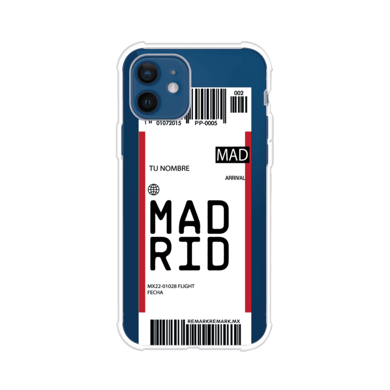 Funda personalizada estilo pase de abordar con diseño de Madrid y código MAD, personalizable con nombre y datos de vuelo; producto de Remark MX para iPhone