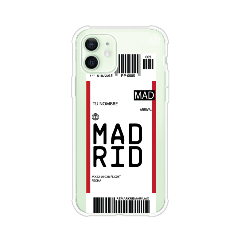 Funda personalizada estilo pase de abordar con diseño de Madrid y código MAD, personalizable con nombre y datos de vuelo; producto de Remark MX para iPhone