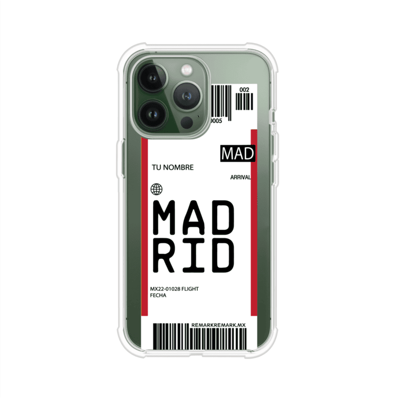 Funda personalizada estilo pase de abordar con diseño de Madrid y código MAD, personalizable con nombre y datos de vuelo; producto de Remark MX para iPhone