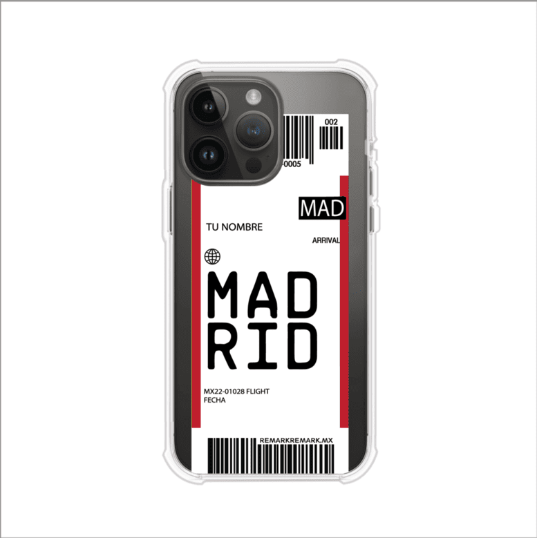 Funda personalizada estilo pase de abordar con diseño de Madrid y código MAD, personalizable con nombre y datos de vuelo; producto de Remark MX para iPhone