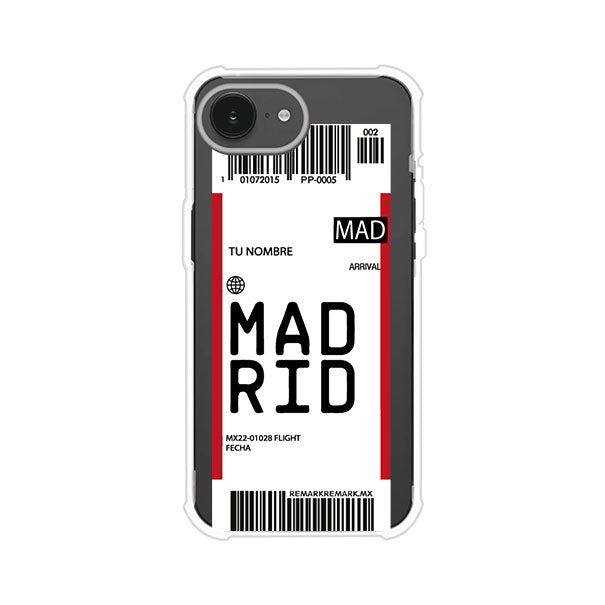 Funda personalizada estilo pase de abordar con diseño de Madrid y código MAD, personalizable con nombre y datos de vuelo; producto de Remark MX para iPhone
