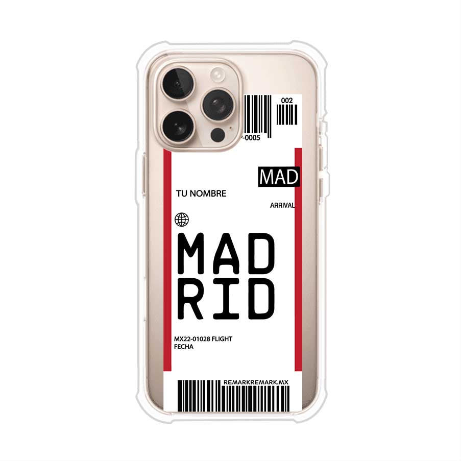 Funda personalizada estilo pase de abordar con diseño de Madrid y código MAD, personalizable con nombre y datos de vuelo; producto de Remark MX para iPhone