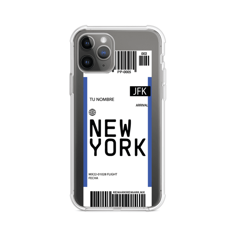 Funda personalizada estilo pase de abordar con diseño de Nueva York y código JFK, personalizable con nombre y datos de vuelo; producto de Remark MX para iPhone