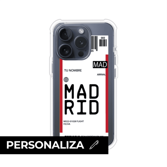 Funda personalizada estilo pase de abordar con diseño de Madrid y código MAD, personalizable con nombre y datos de vuelo; producto de Remark MX para iPhone