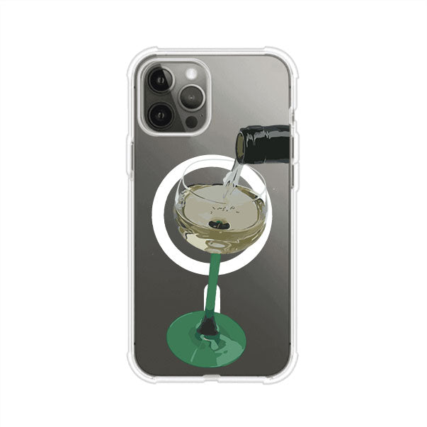 Funda personalizada para iPhone con ilustración de un dirty martini siendo servido en una copa. Diseño elegante y moderno para amantes de los cócteles. Producto de Remark MX